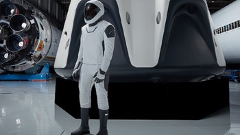 Crew Dragon sendiri menyertakan manekin bernama Ellen Ripley yang namanya diambil dari tokoh utama dalam film Alien. Foto: SpaceX