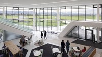 Dalam kantor tersebut terdapat juga laboratorium, bengkel dan taman untuk menunjang aktivitas pekerja yang harganya mencapai Rp 280 miliar. Istimewa/FaulknerBrown Architects/Inhabitat.