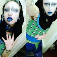 Pada usia 29 tahun, Jareth yang terlahir sebagai wanita mengubah fisiknya menjadi pria transgender. Kini di usia 33, ia menolak disebut dengan dua gender tersebut. Foto: Instagram/@jareth_nebula