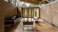 Bahkan, perancang juga membangun perabotan dan rak di dapur dengan terstruktur. Hal itu agar memastikan tak ada ruangan yang tak bermanfaat. Istimewa/Jag Studio and Andres Villota/Inhabitat.