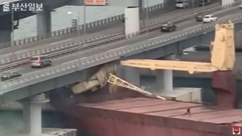 Kapten Diduga Mabuk, Kapal Kargo Rusia Tabrak Jembatan di Korsel Kapten Diduga Mabuk, Kapal Kargo Rusia Tabrak Jembatan di Korsel