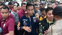 Meski demikian, kata Heru, luka itu tidak mengganggu kegiatan Jokowi. Apalagi ada tim dokter kepresidenan yang selalu sigap dalam merespons situasi sepeerti itu. Tidak menggangu kegiatan Bapak. Dan selalu ada tim dokter yang sigap untuk mengatasi hal-hal tersebut, kata Heru. (Foto: Muchlis Jr - Biro Pers Setpres)