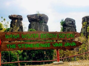 Ini Lho Kembaran Stonehenge di Bondowoso