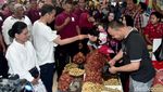 Plester di Tangan Jokowi