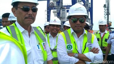 Momen Luhut dan Budi Karya Tinjau Pelabuhan Kuala Tanjung
