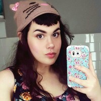 Sebagai permulaan, ia mulai menjalani operasi gastric bypass yang bisa membuat kantung lambung lebih kecil sehingga akan membuatnya merasa kenyang dan mengurangi porsi makan. Foto: Dok. Instagram @amberrachdi