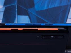 Penampakan Kece Ponsel Perdana IQOO