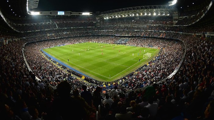 MADRID, SPAIN - APRIL 23:  A general view during the UEFA Champions League semi-final first leg match between Real Madrid and FC Bayern Muenchen at the Estadio Santiago Bernabeu on April 23, 2014 in Madrid, Spain.  (Photo by Mike Hewitt/Getty Images)