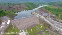 Bendungan Mila yang telah dilakukan impounding atau penggenangan awal pada 17 Januari 2019 lalu, kini menjadi magnet baru destinasi wisata bagi masyarakat Pulau Sumbawa, Nusa Tenggara Barat maupun wisatawan. Dok. Kementerian PUPR.