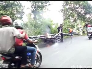 Keluar Percikan Api Saat Menanjak, Sebuah Motor Terbakar