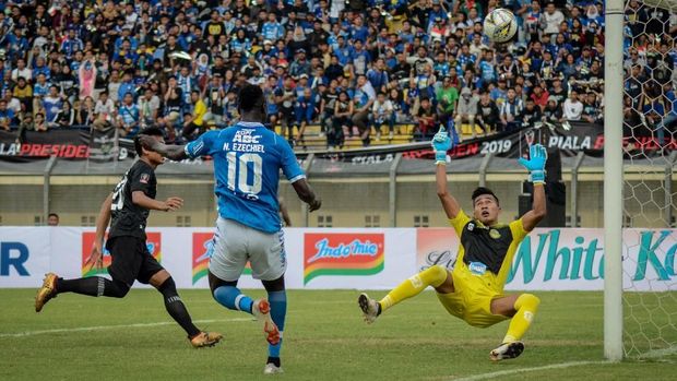 Persib Bandung Unggul 1-0 atas Borneo FC di Babak Pertama