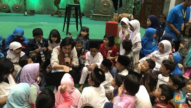 Sri Mulyani dan Dongeng Raja Lebah yang Bersedih Hati