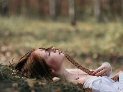 Karya Fotografer Satukan Hewan Liar dengan Model Cantik