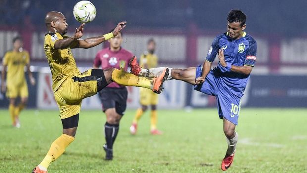 PSIS Semarang saat menghadapi Bhayangkara FC di Stadion PTIK Jakarta. (