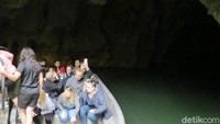 Perjalanan sungai bawah tanah ini berakhir dengan keluar dari gua. Glowworm Caves memang menawarkan keajaiban Selandia Baru yang wajib kamu datangi. (Fitraya Ramadhanny/detikTravel)