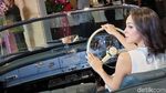 Rani Sutari dan Mobil Klasik