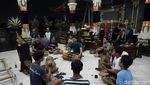 Potret Persiapan Pawai Ogoh-ogoh Modern di Bali