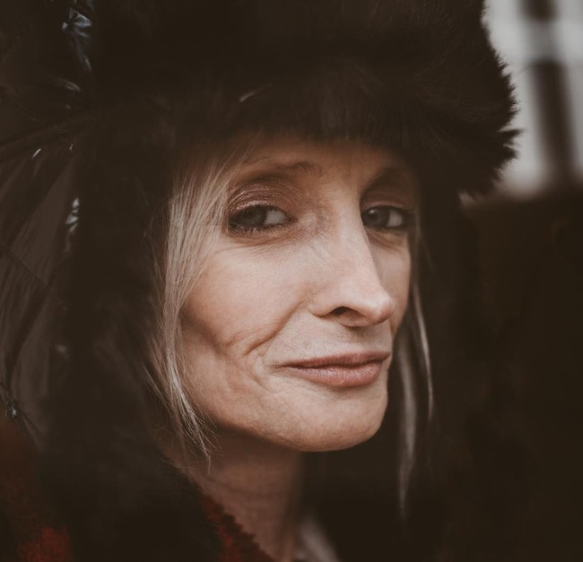 Kini di usia 41 tahun, Tiffany menjalankan kehidupan secara normal dengan tampilan fisik yang berbeda, seperti nenek-nenek. Sangat jarang pengidap progeria yang bisa bertahan hidup hingga usia tersebut. Foto: Dok. Instagram