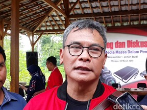 Jokowi Ancam Reshuffle, Johan Budi Usul Mendagri Tito Tak Digeser