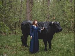 Karya Fotografer Satukan Hewan Liar dengan Model Cantik