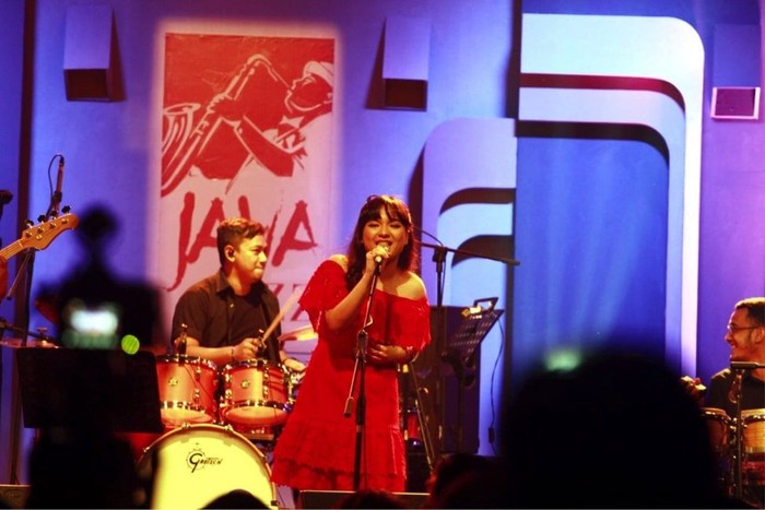BNI Java Jazz Festival 2019, Alexa Warnai Panggung Yance & Otti