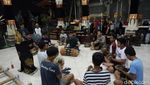 Potret Persiapan Pawai Ogoh-ogoh Modern di Bali