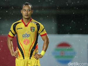 Mitra Kukar Pertahankan Atep untuk Liga 2