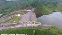 Selain itu, Bendungan Mila menjadi sumber air baku sebesar 100 liter per detik untuk Kecamatan Woja dan Dompu, serta mereduksi banjir sebesar 142,57 m3/detik di Kecamatan Woja. Bendungan ini juga dapat dimanfaatkan sebagai tempat wisata, perikanan dan konservasi SDA di Kabupaten Dompu. Dok. Kementerian PUPR.