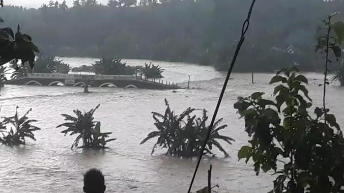 Banjir Bandang Terjang Tiga Desa di Bojonegoro