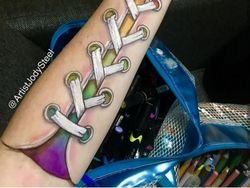 Ngeri Tapi Keren! Lukisan 3D di Tubuh Tampak Nyata