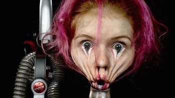 Jody kerap mengambil nuansa gambar-gambar menyeramkan dan sadis. Meski demikian hasilnya keren. Foto: Instagram @artistjodysteel