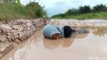 Pose Gadis Hijaber di Sumsel Mandi Lumpur Protes Jalan Rusak