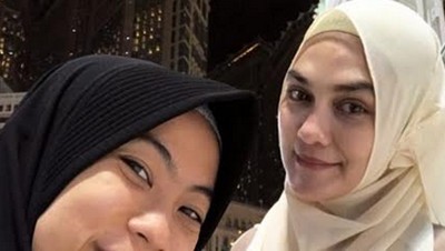 Luna Maya Menenangkan Diri di Tanah Suci