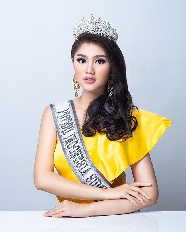 Puteri Indonesia Sumatera Selatan 2019 ini rupanya sangat mencintai makanan pedas. Helvanda pernah makan ketoprak dengan 200 cabai, dan kini ia berandai-andai untuk bisa makan ketoprak 500 cabai. Foto: Instagram/@helvanda