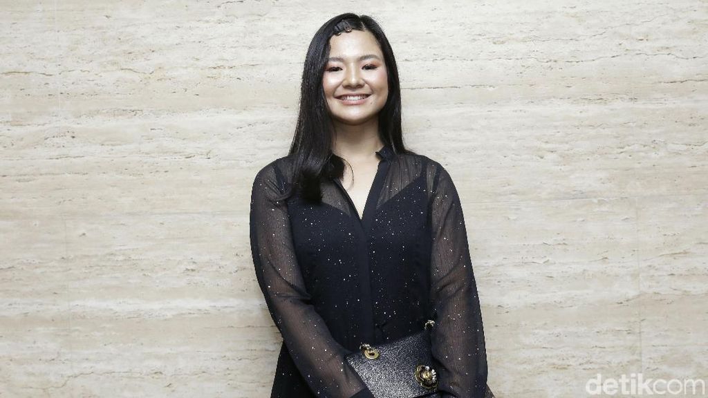 Si Cantik Erisa Rein Kembali Langsing Si Cantik Erisa Rein Kembali Langsing