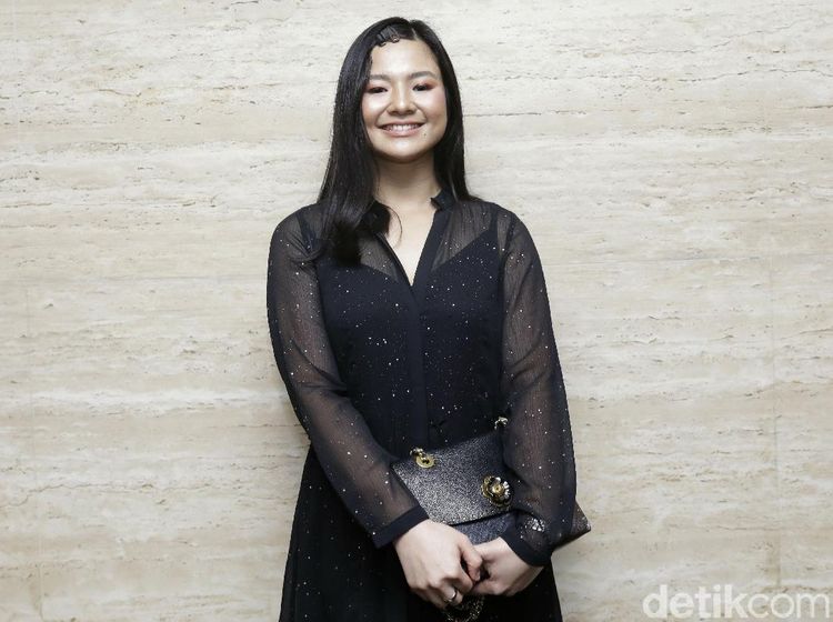 Si Cantik Erisa Rein Kembali Langsing