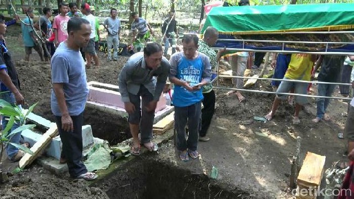 5 Korban Kecelakaan di Tol Cipali Dimakamkan di Brebes