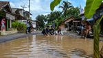 Lagi, Gadis Unyu-unyu Main Lumpur Sebagai Bentuk Protes Jalan Rusak