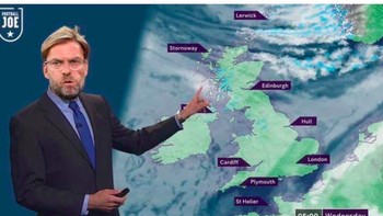 Jurgen Klopp usai pertandingan menyalahka cuaca sehingga Liverpool tak tampil maksimal. Beberapa netizen pun menyindirnya. Foto: istimewa