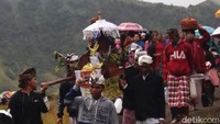 Persiapan Catur Brata Nyepi Tahun Baru Saka 1941, sejumlah ritual adat dilakukan Umat Hindu Suku Tengger, Kecamatan Sukapura, Kabupaten Probolinggo. (M Rofiq/detikTravel)