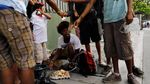 Dampak Krisis Venezuela, Warga Cari Makan di Tempat Sampah