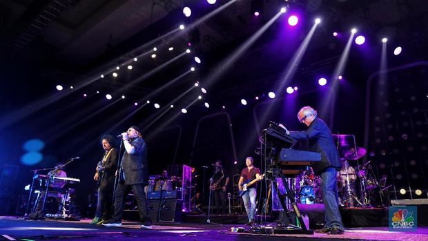 Konser Toto: Penampilan Cemerlang, Veteran Rock