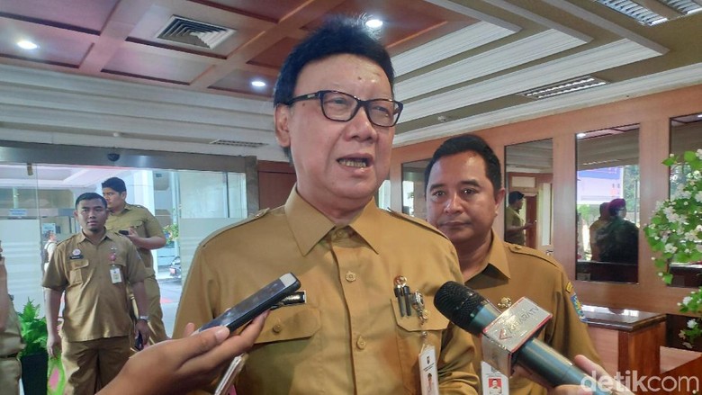Mendagri Tetap Panggil Bupati Madina yang Undur Dirinya Ditolak Jokowi Mendagri Tetap Panggil Bupati Madina yang Undur Dirinya Ditolak Jokowi
