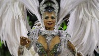 Tak heran jika karnaval ini juga menjadi salah satu daya tarik wisatawan saat berkunjung ke Brasil, khususnya Rio de Janeiro. Buda Mendes/Getty Images