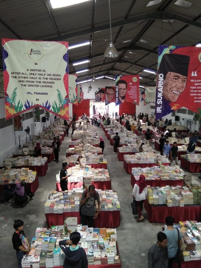 Puluhan Penulis dan Sejuta Buku Meriahkan Festival Patjar Merah Yogyakarta Puluhan Penulis dan Sejuta Buku Meriahkan Festival Patjar Merah Yogyakarta