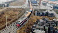 Kereta ini mengangkut barang-barang e-commerce yang dibeli dari China. Istimewa/Xinhuanet.