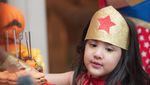 Cantik Menawan! Gaya Mikhayla, Anak Nia Ramadhani Saat Kulineran