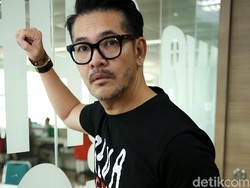 Video Suka Style ala Ferry Salim? Ini Fashion Items yang Wajib Dimiliki