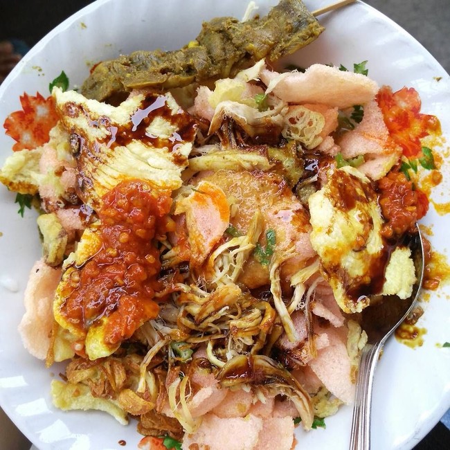 Momen Kulineran Adik Aliya Rajasa hingga Cara Makan Bubur Tak Diaduk