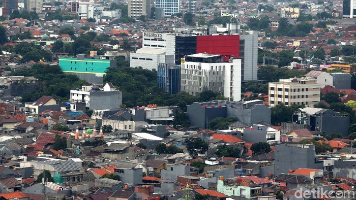 Economist Intelligence Unit (EIU) memprediksi perekonomian Indonesia tumbuh pesat tahun ini. Pertumbuhan itu disebut melampui negara tetangga Malaysia.